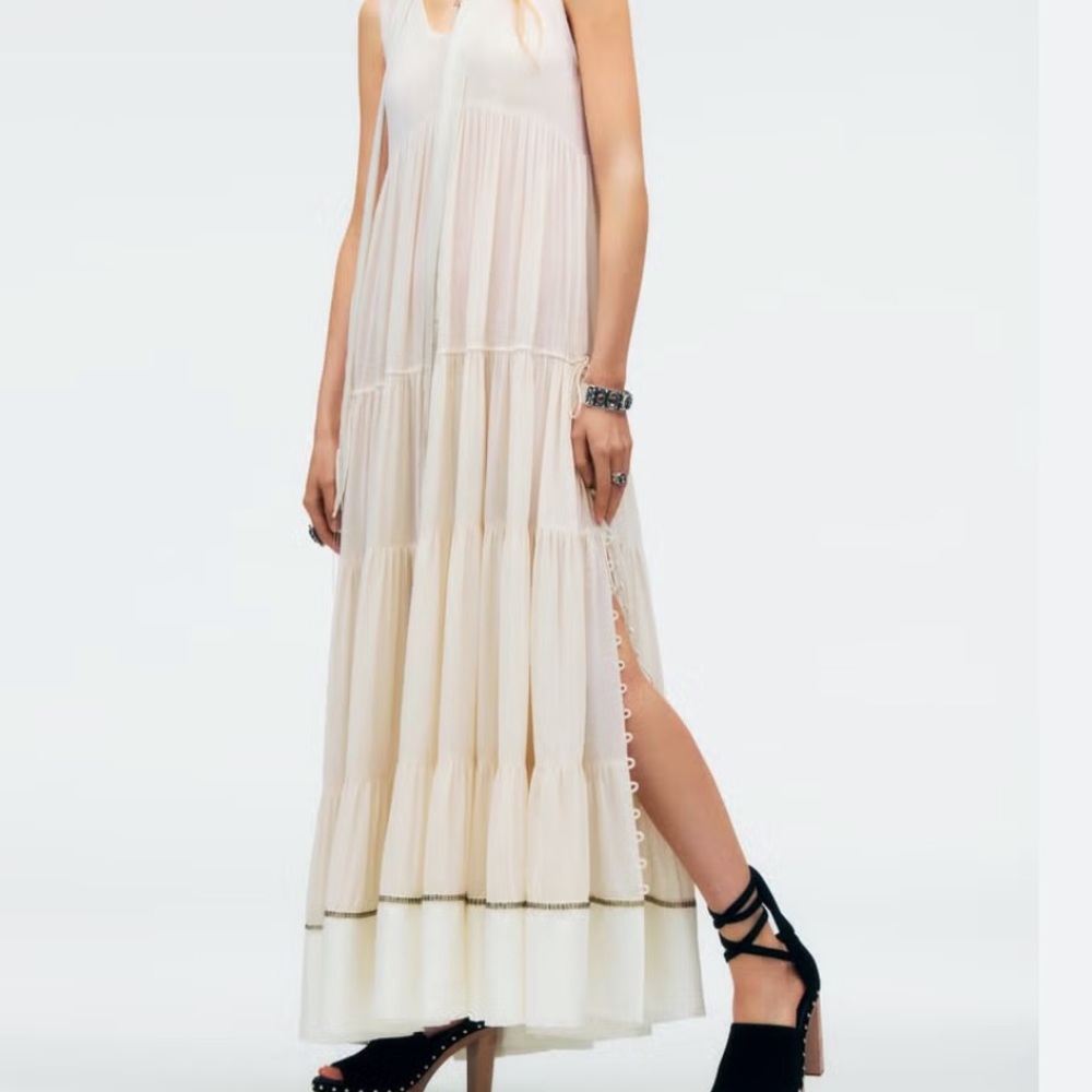 Zara collection 2023 Slip Dress
Cream Maxi Dress
Zara studio - Picture 9 of 16